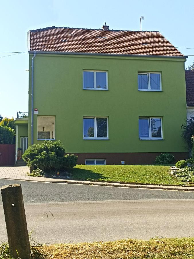 Ubytovani V Rodinnem Dome Ostopovice Bagian luar foto
